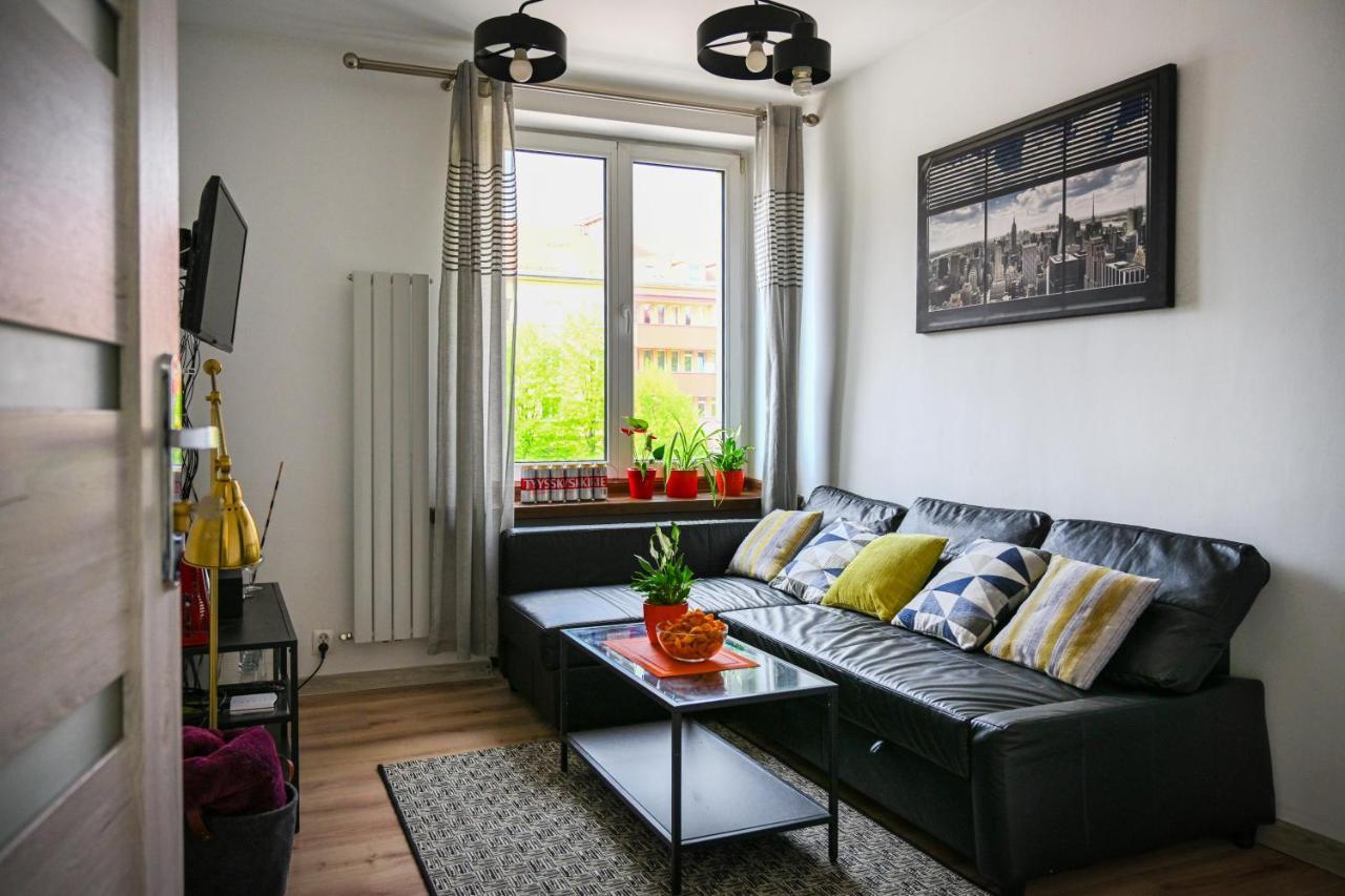 Appartement House With Lanterns à Tychy Extérieur photo